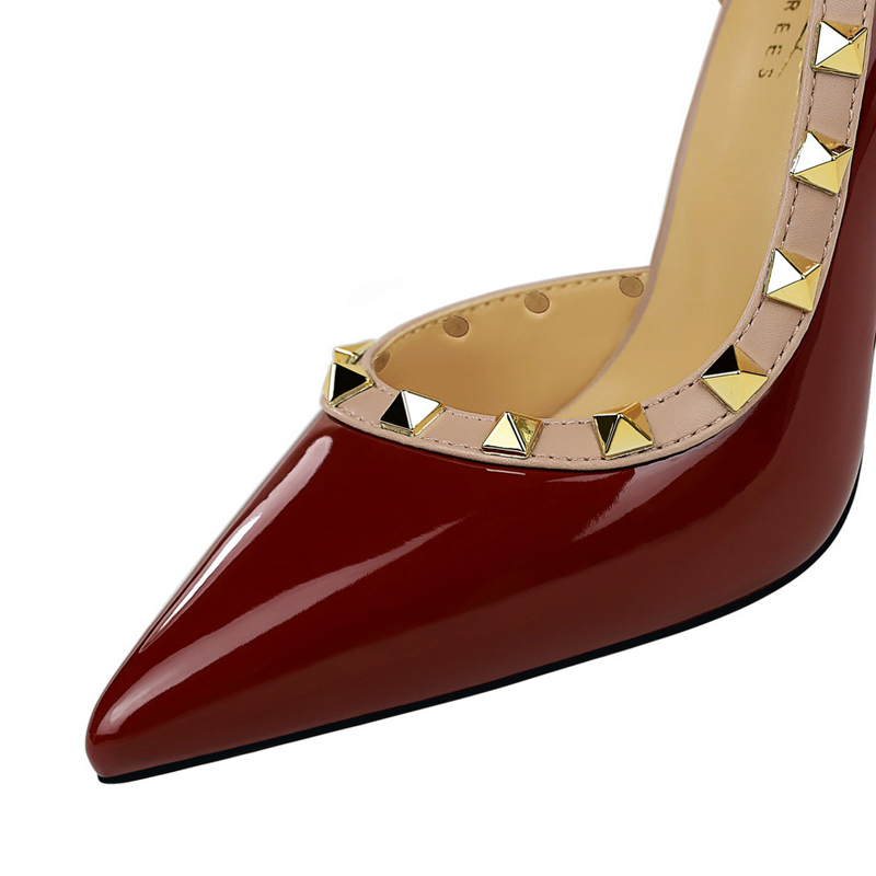 Sexy Damenpumps mit Nietendesi – Shoe Tree Bewertung und Preis